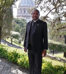 foto del padre josé brutúa